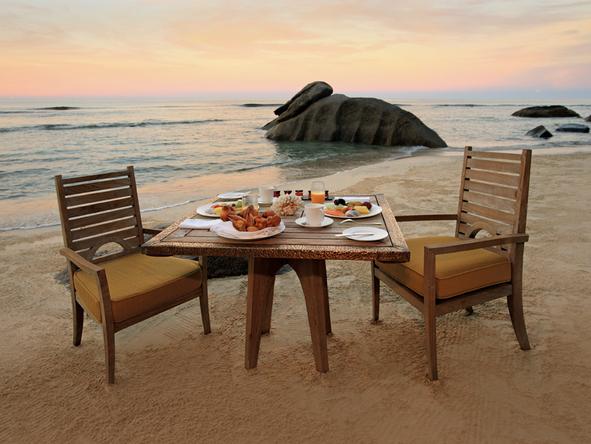 Maia Luxury Resort & Spa - dinner on beach